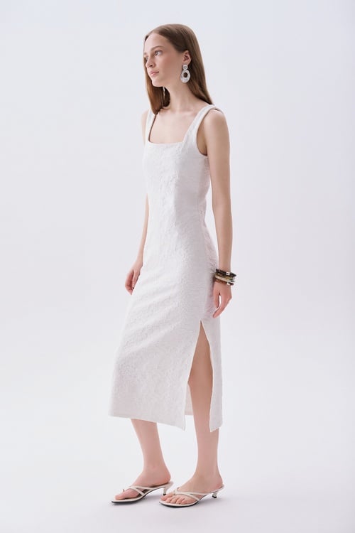 Kadın Beyaz Jakarlı Kolsuz Midi Elbise