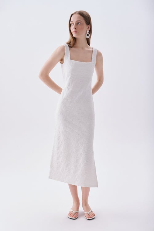 Kadın Beyaz Jakarlı Kolsuz Midi Elbise