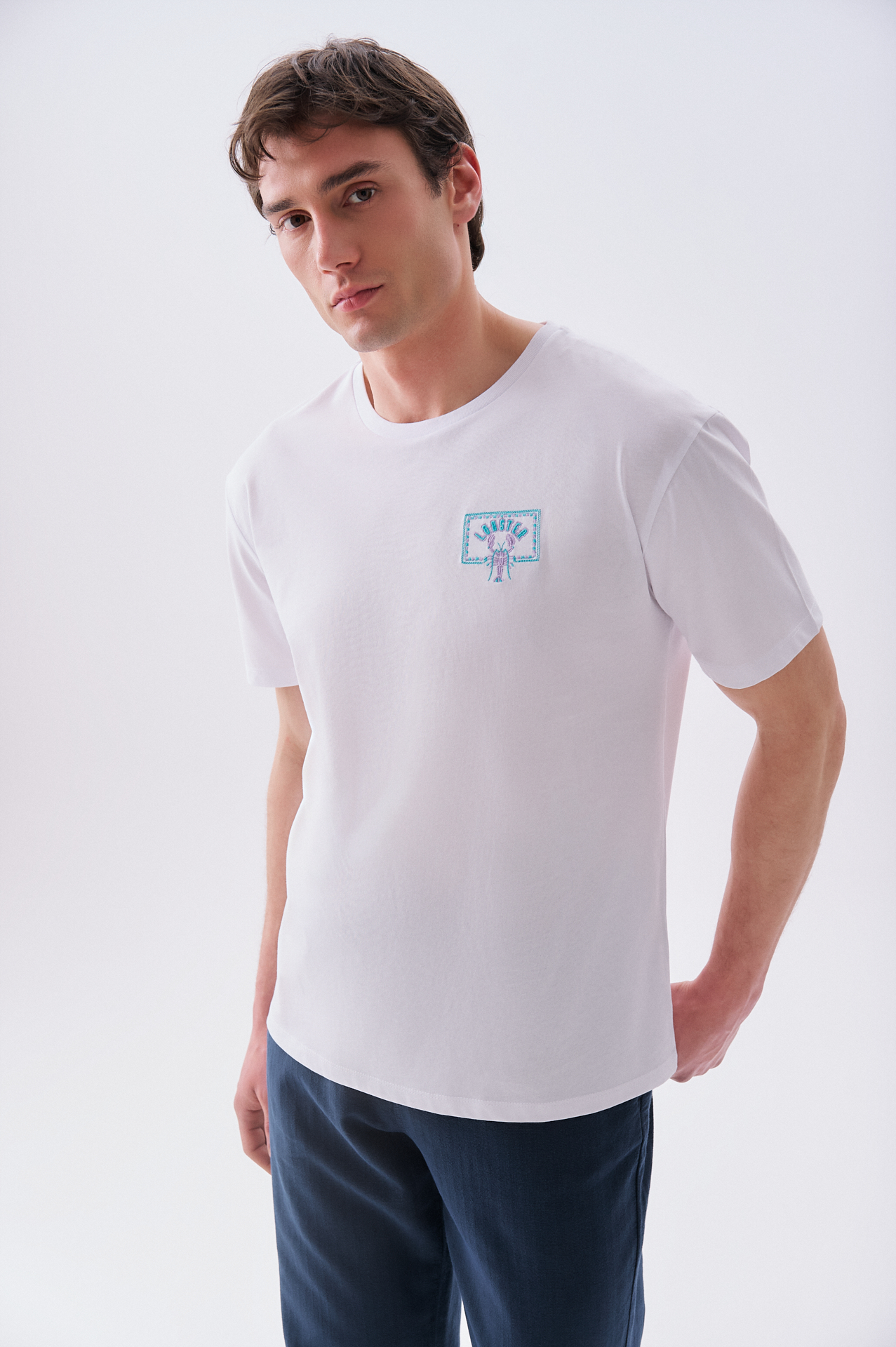 Erkek Beyaz Comfort Fit Nakışlı Bisiklet Yaka T-Shirt