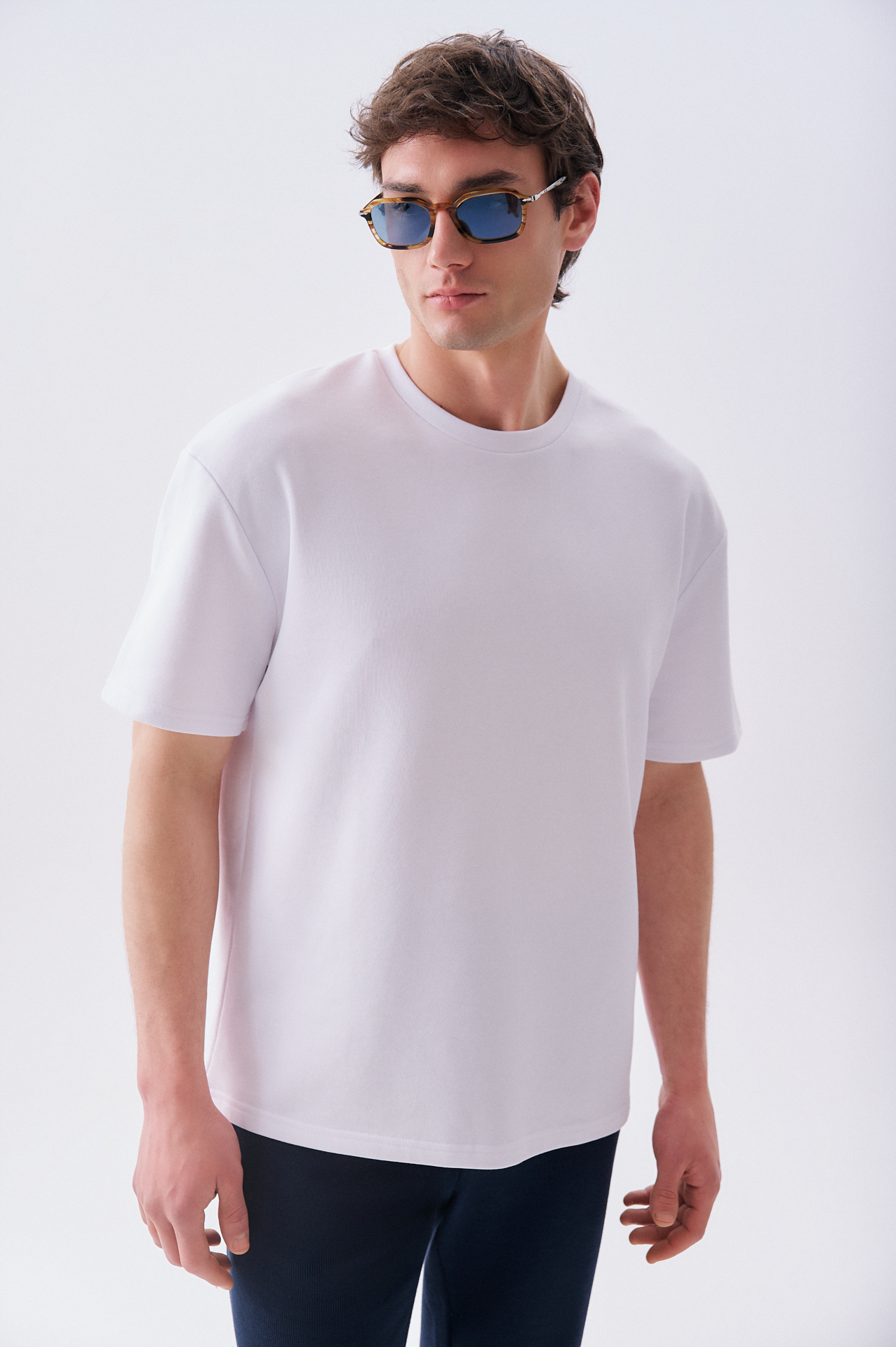 Erkek Beyaz Oversize Bisiklet Yaka T-Shirt