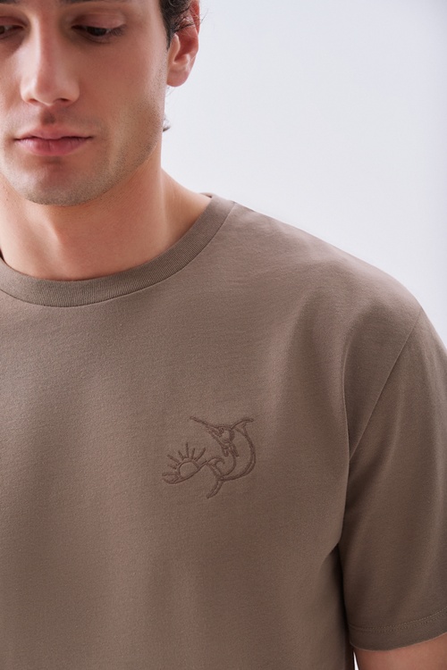 Erkek Vizon Rengi Nakışlı Loose Fit Bisiklet Yaka T-Shirt