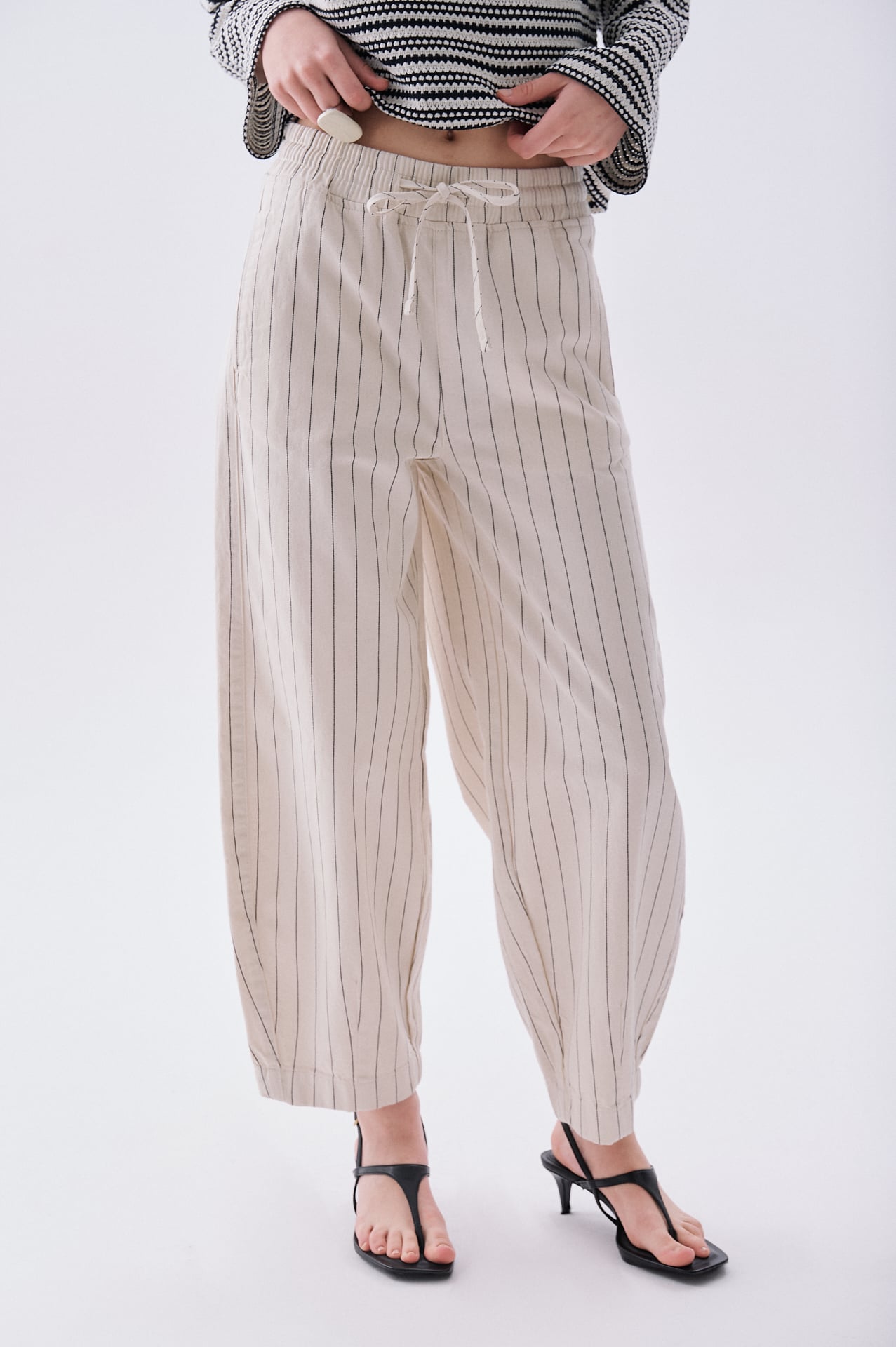 Kadın Ekru Çizgili Beli Lastikli Comfort Fit Pantolon