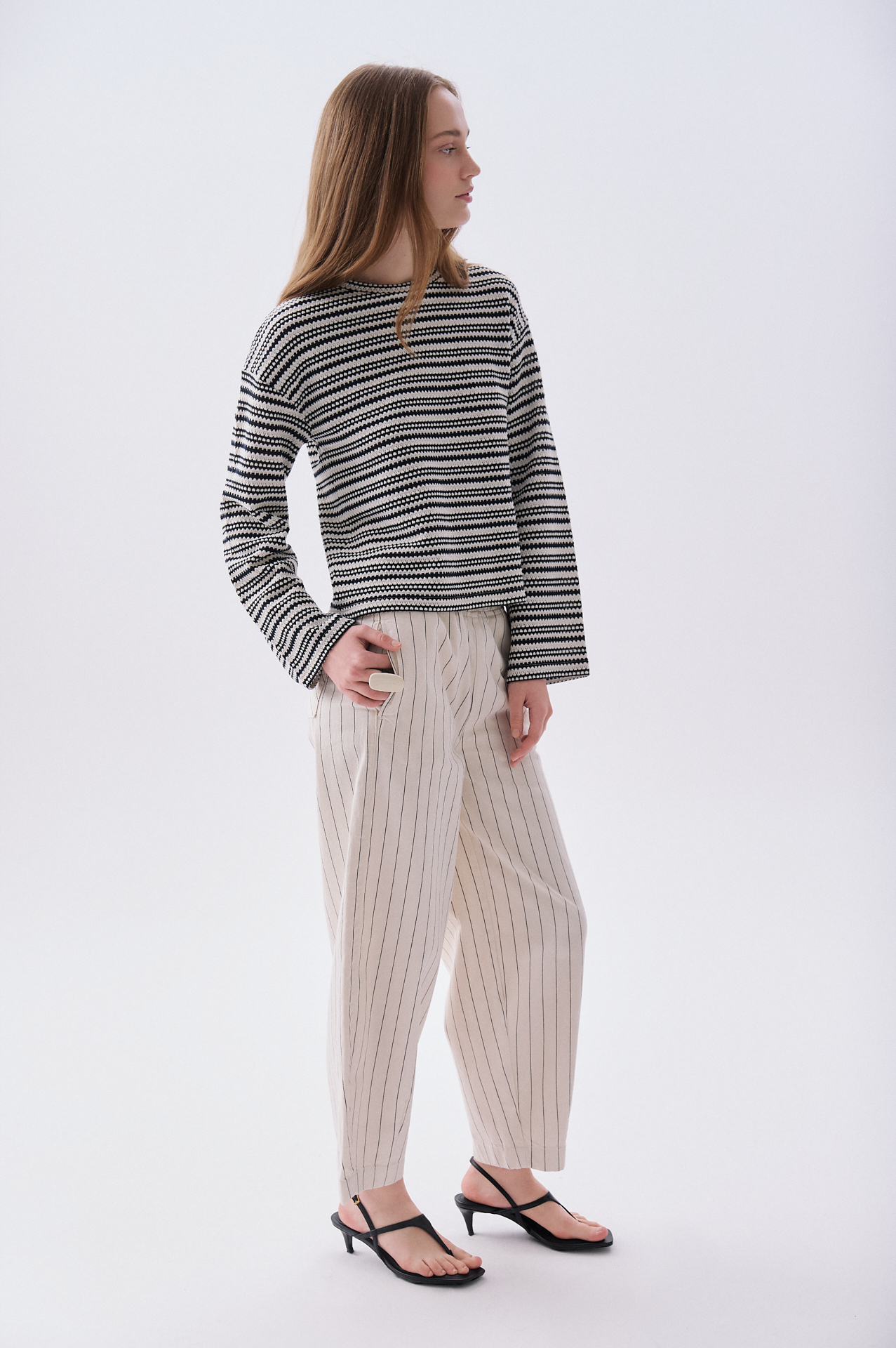 Kadın Ekru Çizgili Beli Lastikli Comfort Fit Pantolon