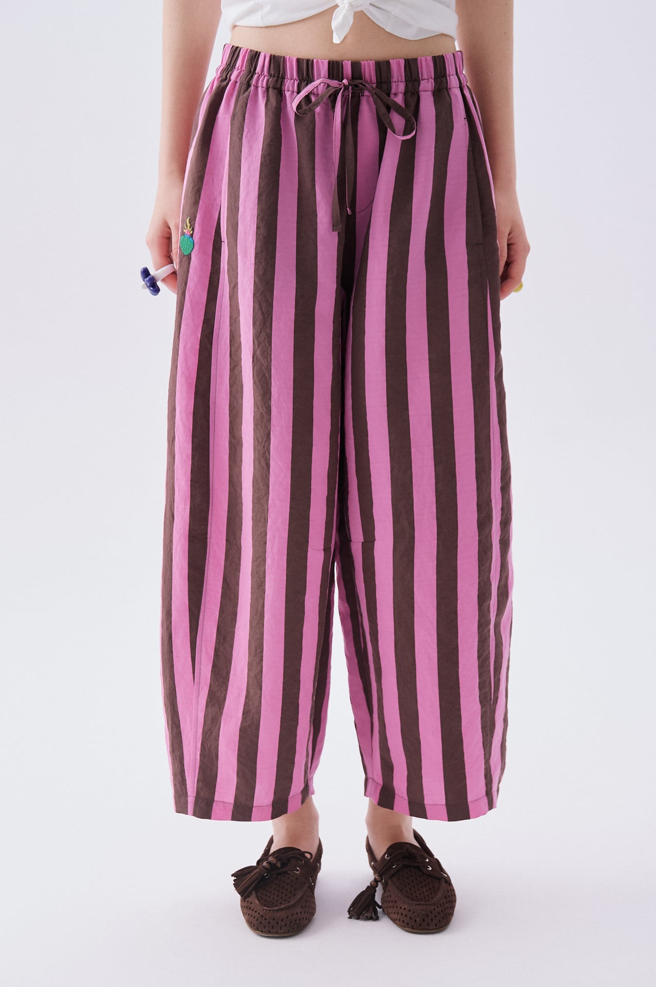 Kadın Pembe Nakışlı Çizgili Relax Fit Pantolon