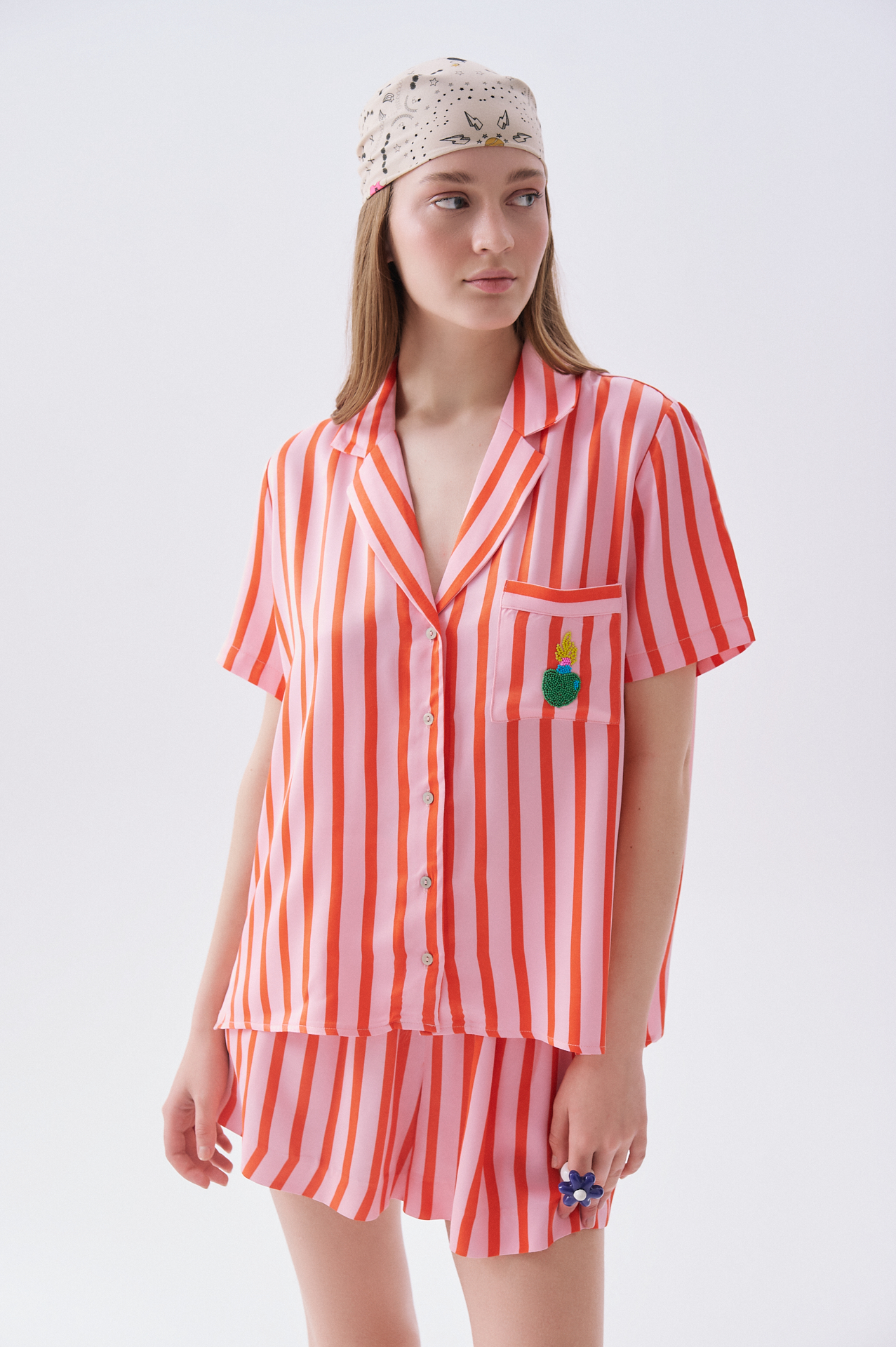 Kadın Pembe Boncuklu Çizgili Oversize Kısa Kollu Gömlek