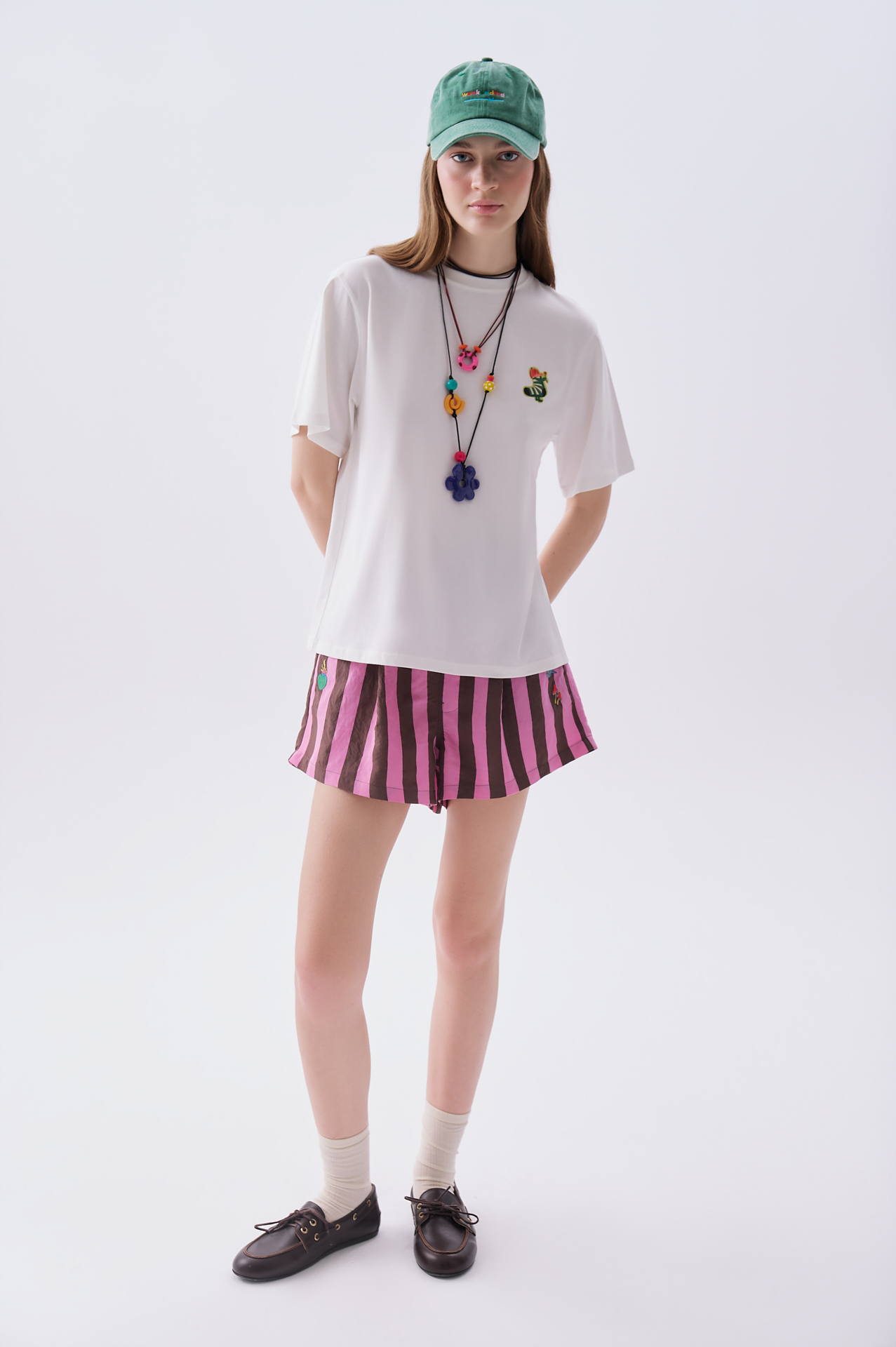 Kadın Pembe Nakışlı Çizgili Comfort Fit Şort