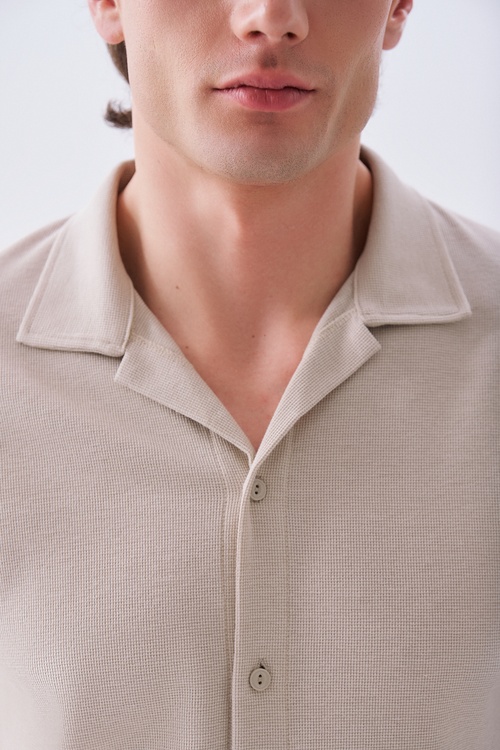  Erkek Taş Rengi Regular Fit Dokulu Kısa Kollu Gömlek