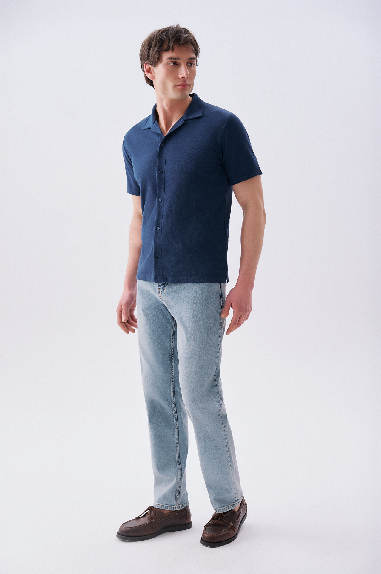 Erkek İndigo Regular Fit Dokulu Kısa Kollu Gömlek