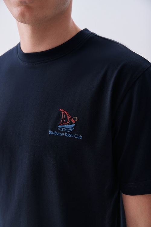 Mudo X Bozburun YC Erkek Lacivert Nakışlı Bisiklet Yaka T-Shirt