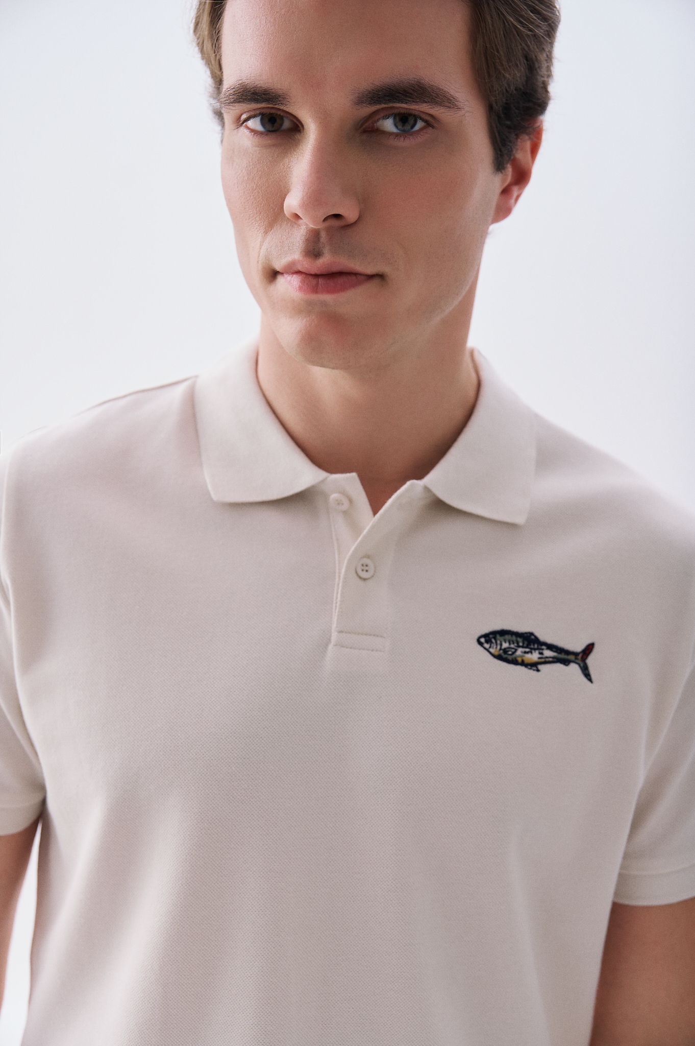 Erkek Kırık Beyaz Nakışlı Polo Yaka T-Shirt