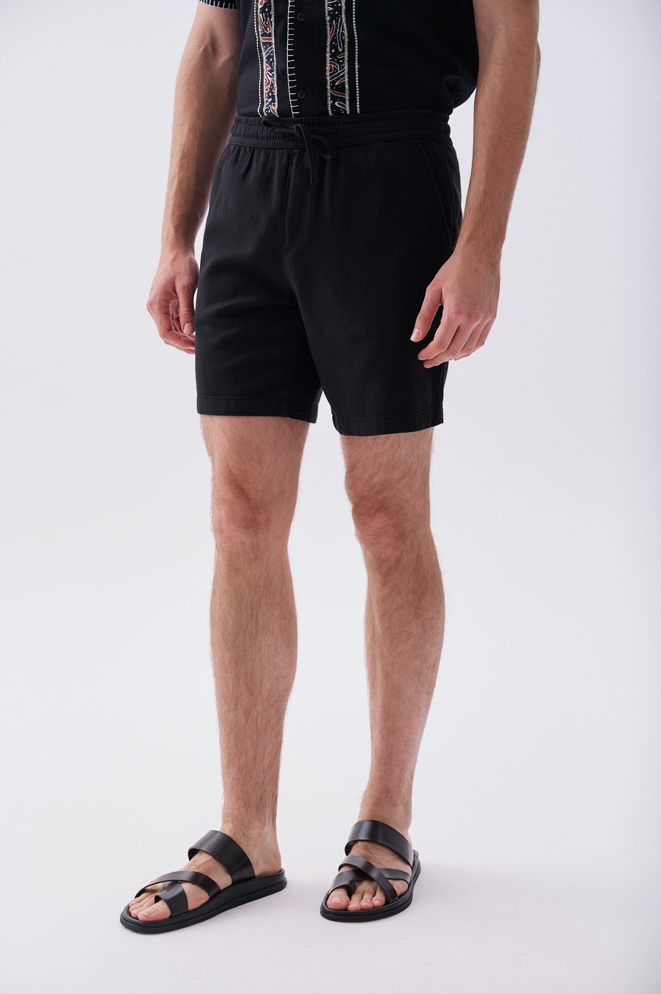 Erkek Siyah Straight Fit Şort