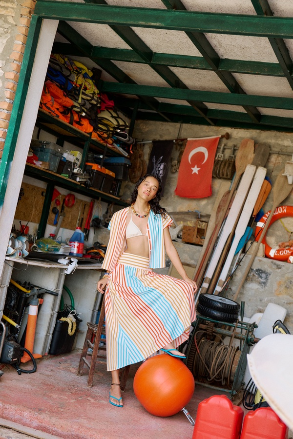 Kadın Beyaz Çizgili Kloş Midi Etek