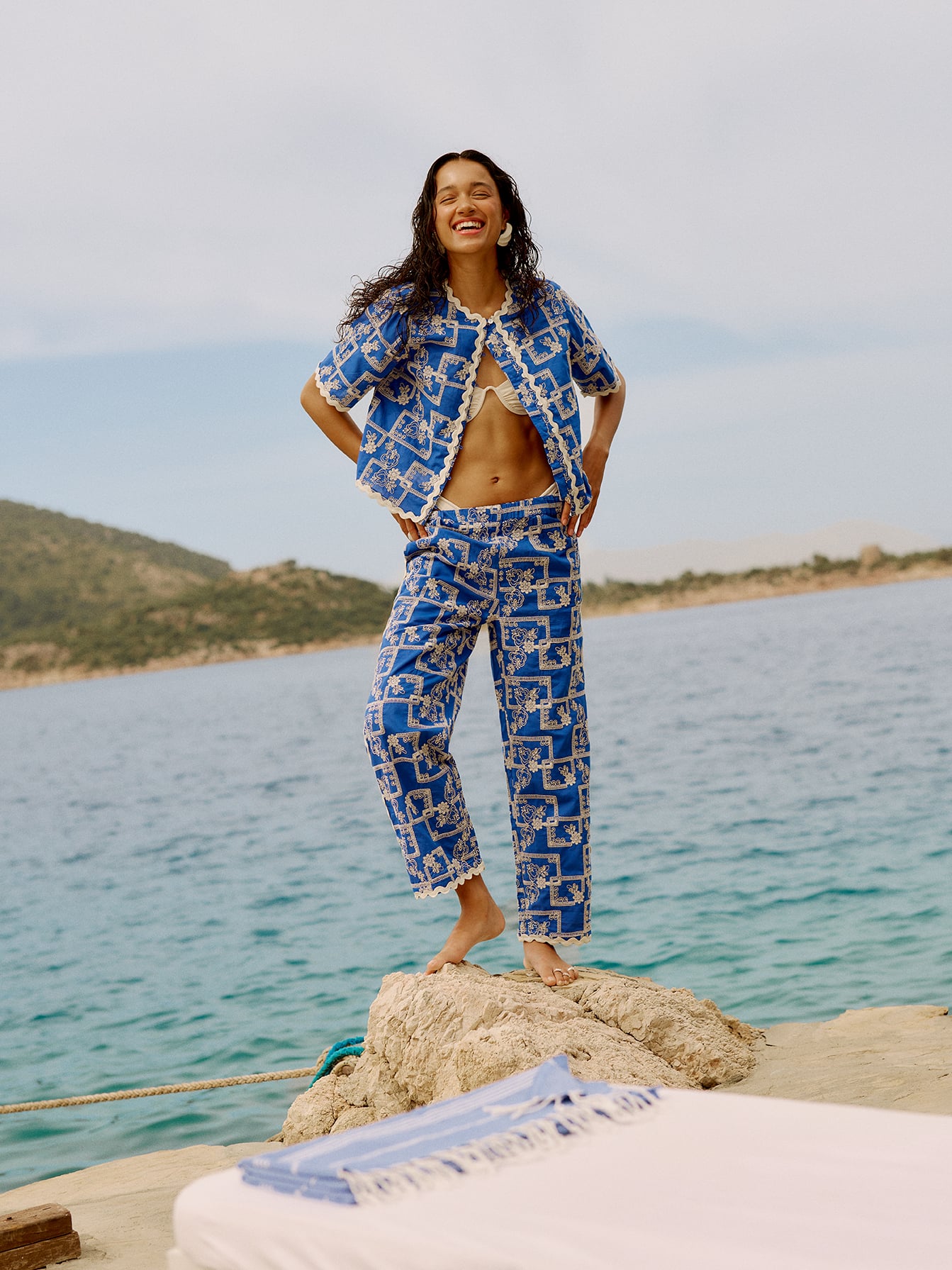 Kadın Mavi Nakışlı Straight Fit Pantolon