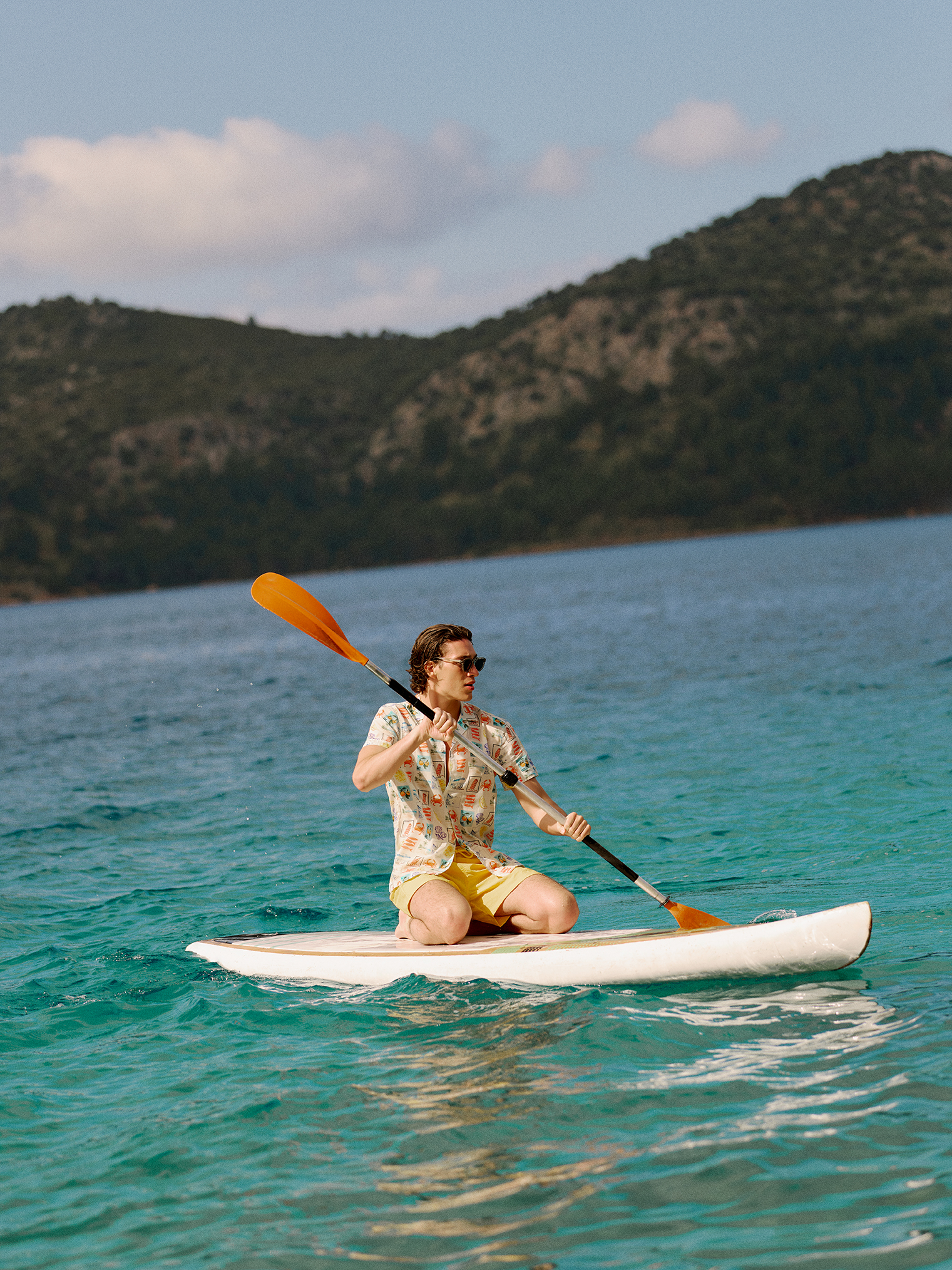 Erkek Ekru Desenli Regular Fit Resort Yaka Kısa Kollu Gömlek